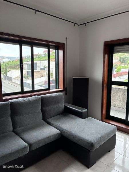 T2 mobilado com garagem – Lagares (Felgueiras) - Grande imagem: 5/8