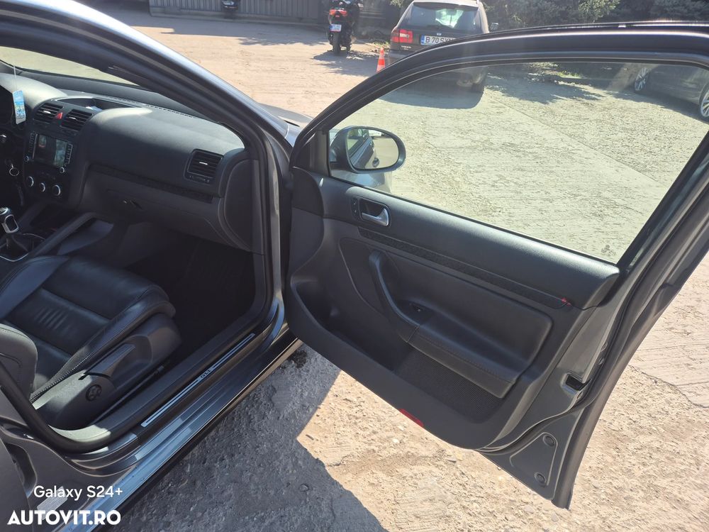 Volkswagen Jetta 2.0 Turbo FSI Sportline - 17