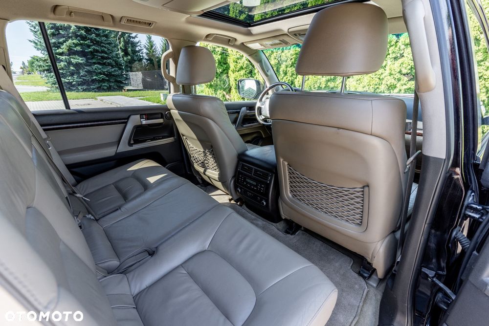 Toyota Land Cruiser - 18