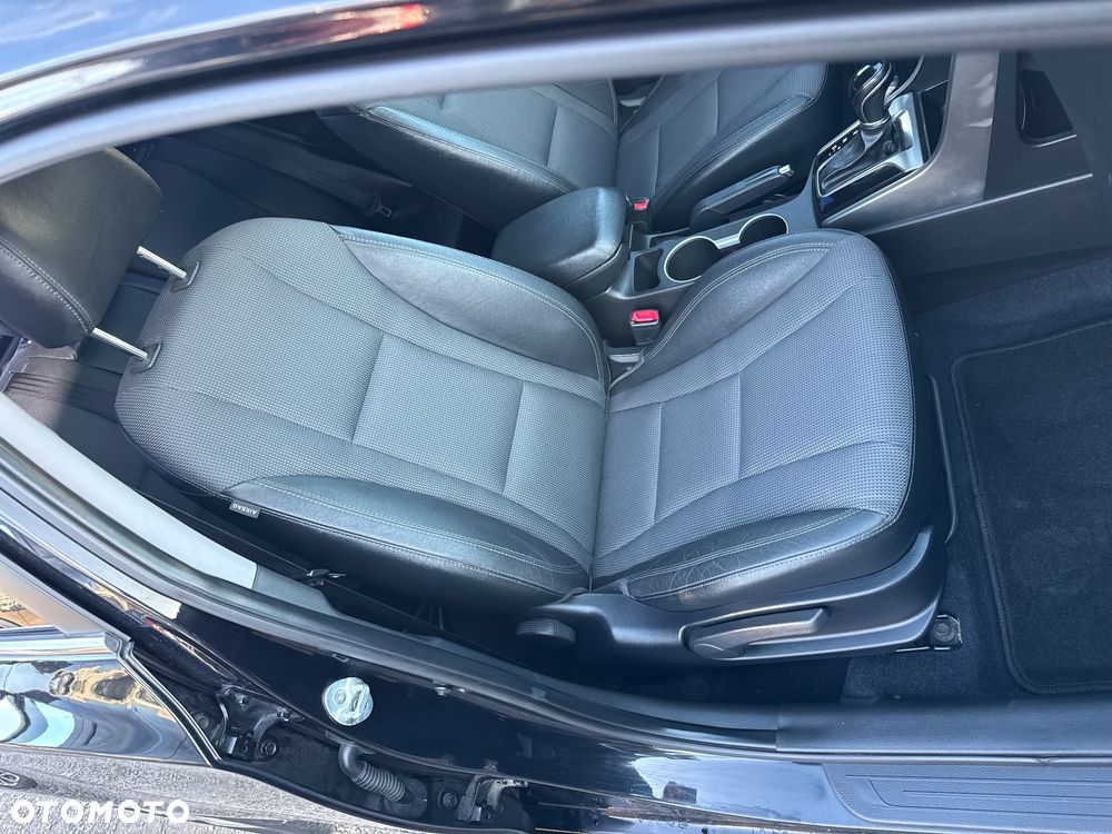 Hyundai i30 1.6 Comfort EU5 - 18