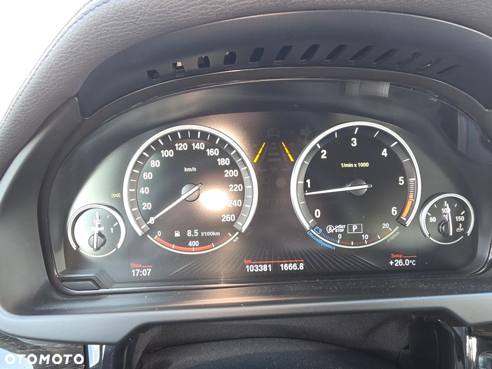 BMW X6 xDrive40d - 11