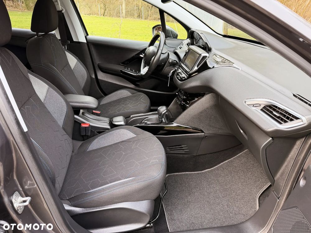 Peugeot 2008 PureTech 130 Stop&Start EAT6 Allure - 16
