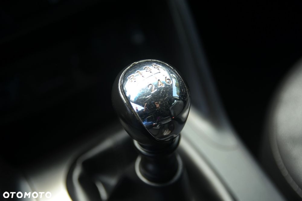 Hyundai ix35 1.6 2WD Fifa World Cup Edition - 30