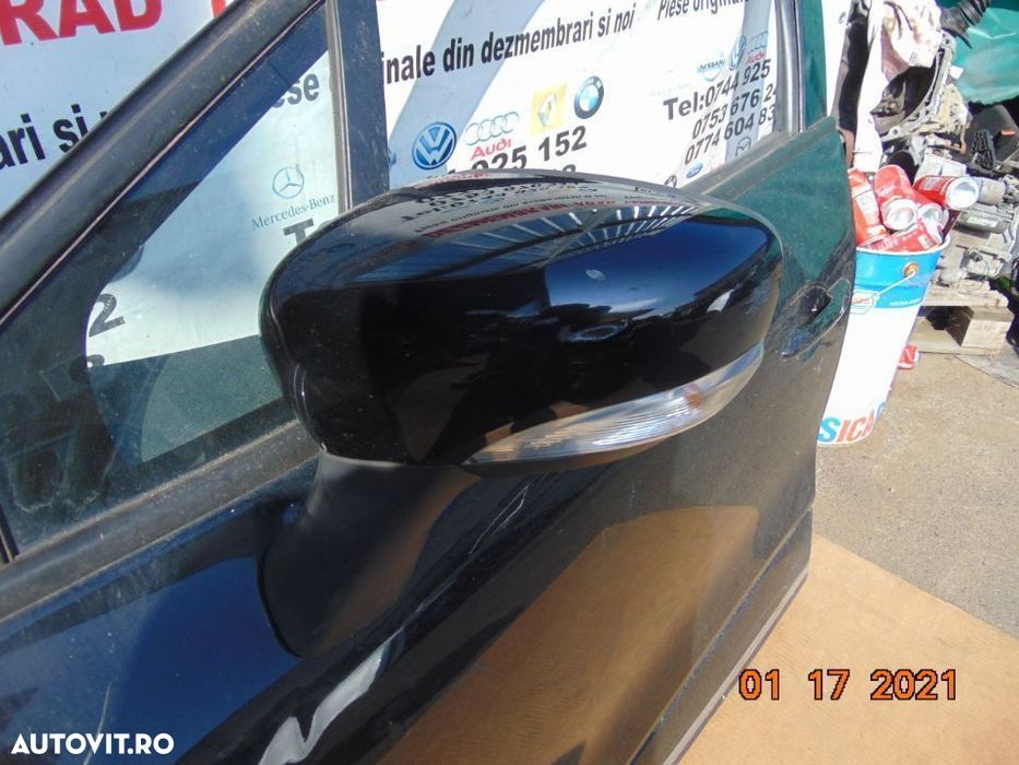 culoare rosu alb negru gri - 1