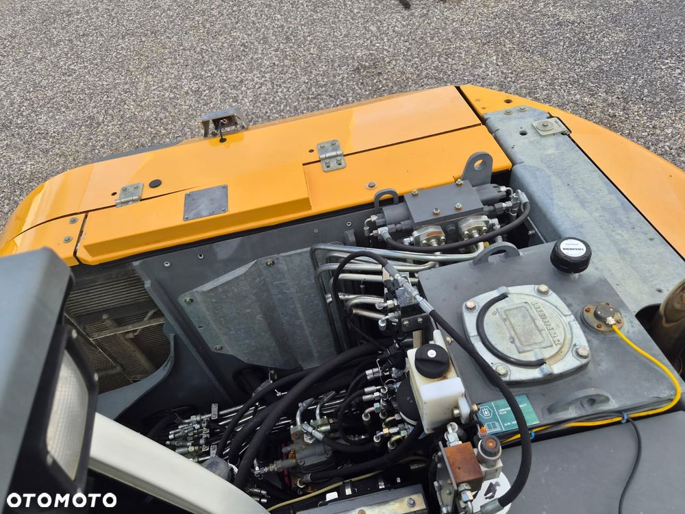 Liebherr A912 Compact - 13