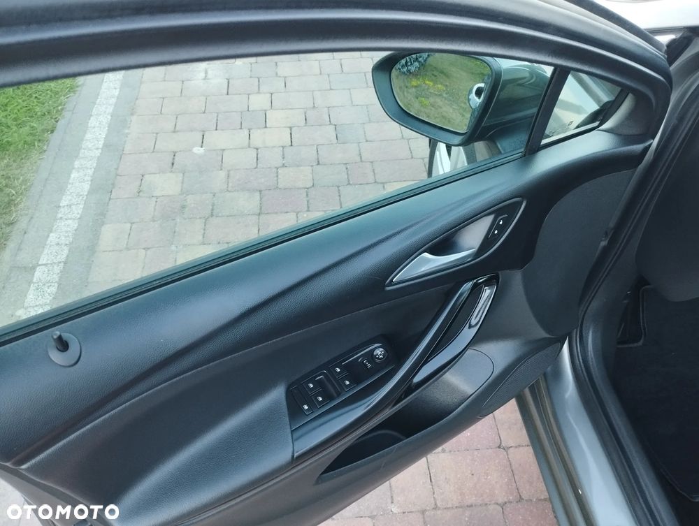 Opel Astra 1.5 D Start/Stop Business Edition - 11