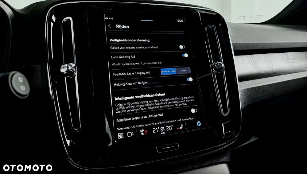 Volvo XC 40 82kWh Recharge Extended Range Ultimate - 13