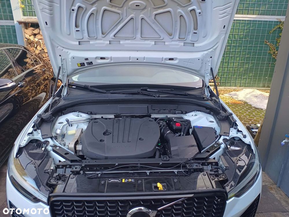 Volvo XC 60 B5 B AWD Plus Dark - 3