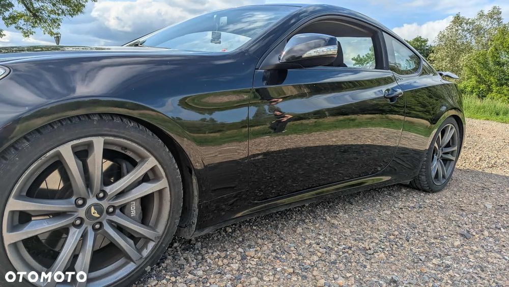 Hyundai Genesis Coupe - 5