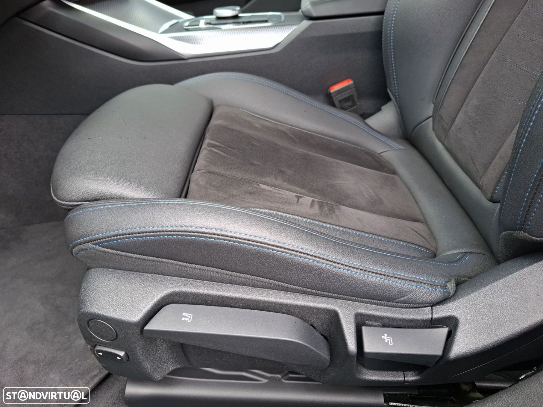 BMW 320 d Touring Pack Desportivo M Auto - 15
