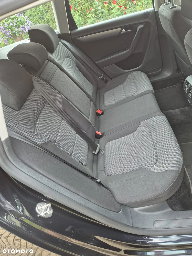 Volkswagen Passat Variant 2.0 TDI BlueMotion Technology Comfortline - 12