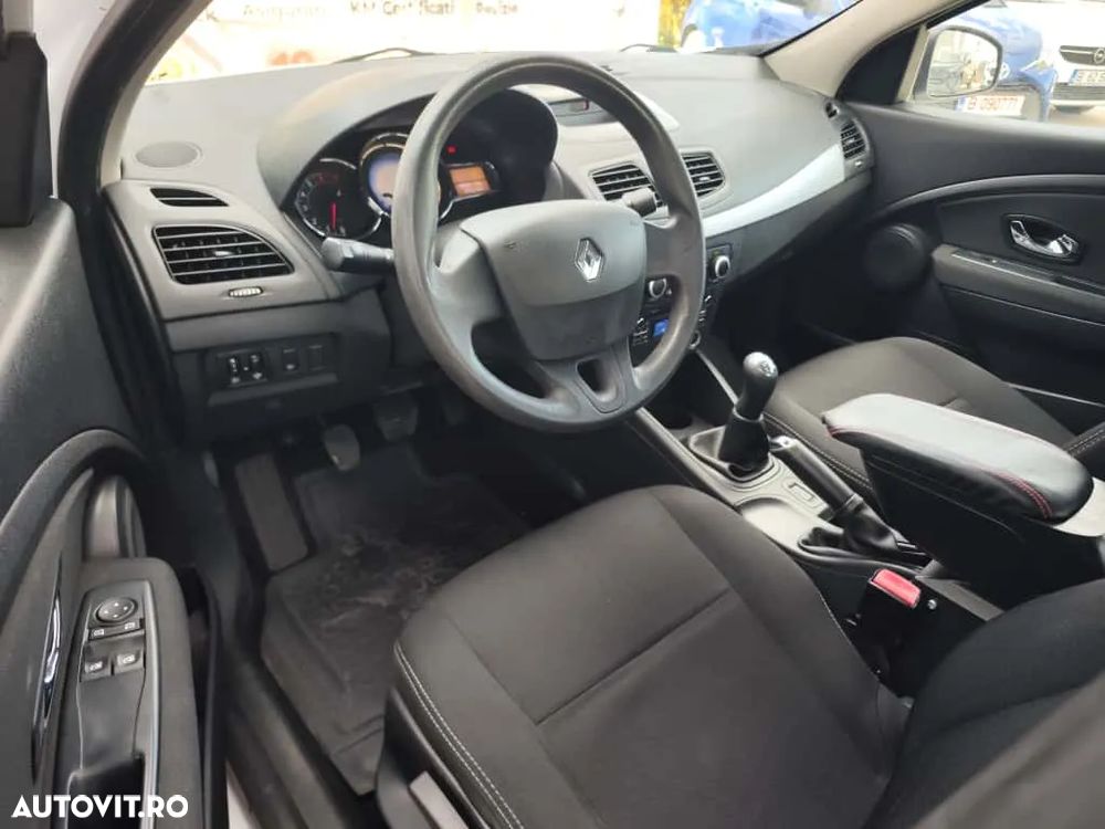 Renault Fluence 1.6 Authentique - 9