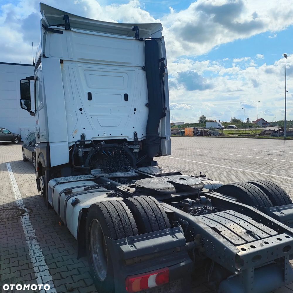 Mercedes-Benz Actros - 3