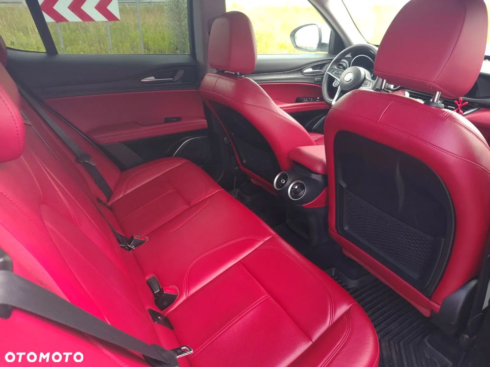 Alfa Romeo Stelvio - 19