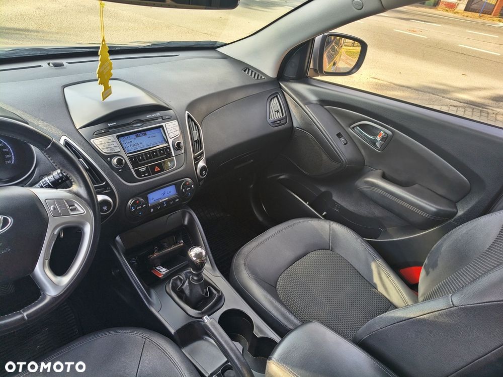 Hyundai ix35 1.6 2WD blue Trend - 16