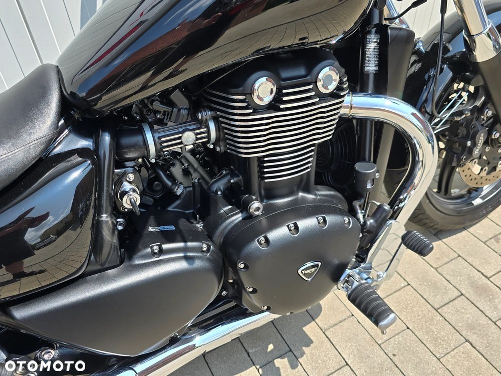 Triumph Thunderbird - 4