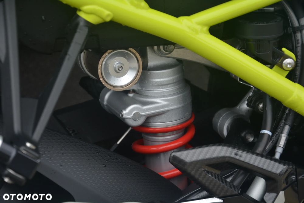 BMW S - 23