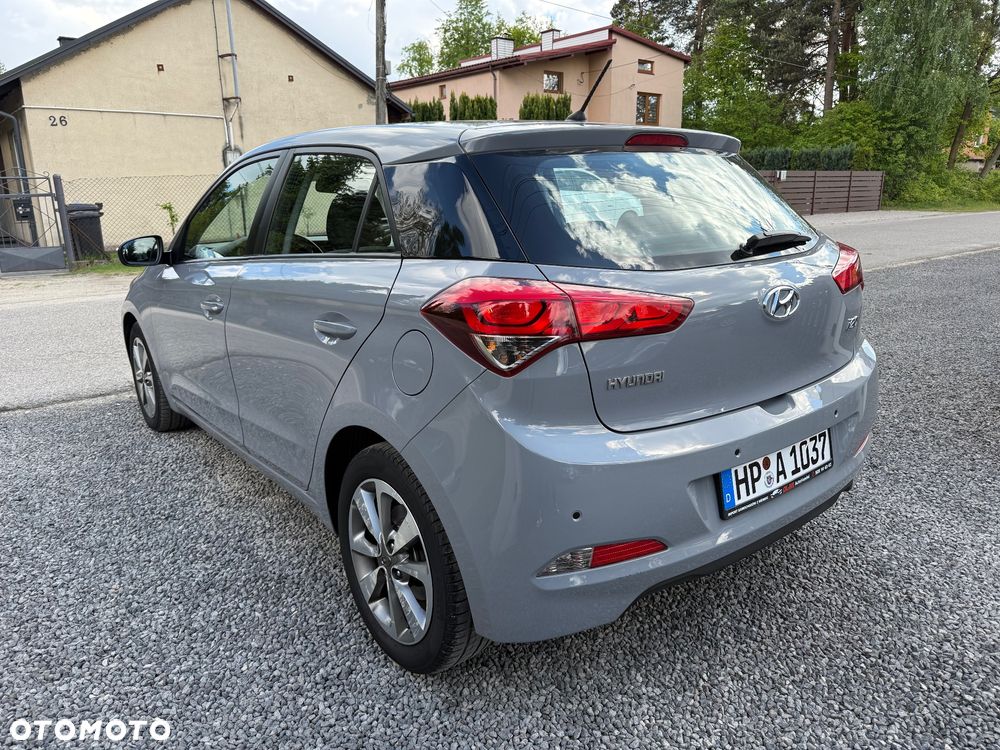 Hyundai i20 1.2 Trend - 8