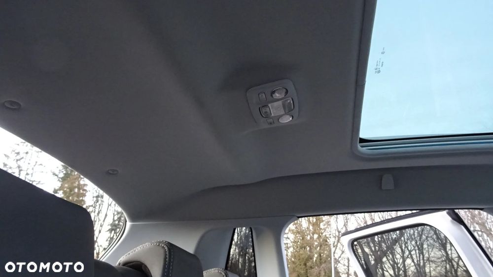 Peugeot 2008 1.2 Pure Tech GPF Allure S&S EAT6 - 28