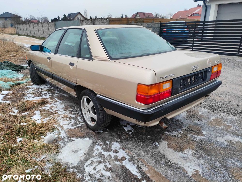 Audi 100 - 4