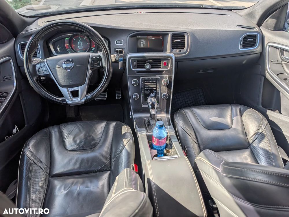 Volvo V60 D5 AWD Geartronic RDesign - 9