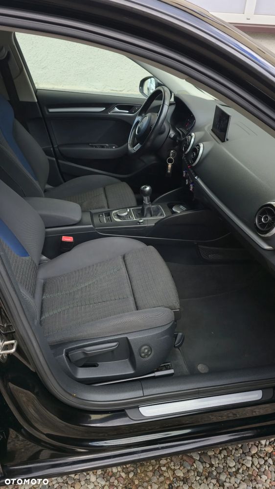 Audi A3 Sportback 2.0 TDI Ambiente - 17