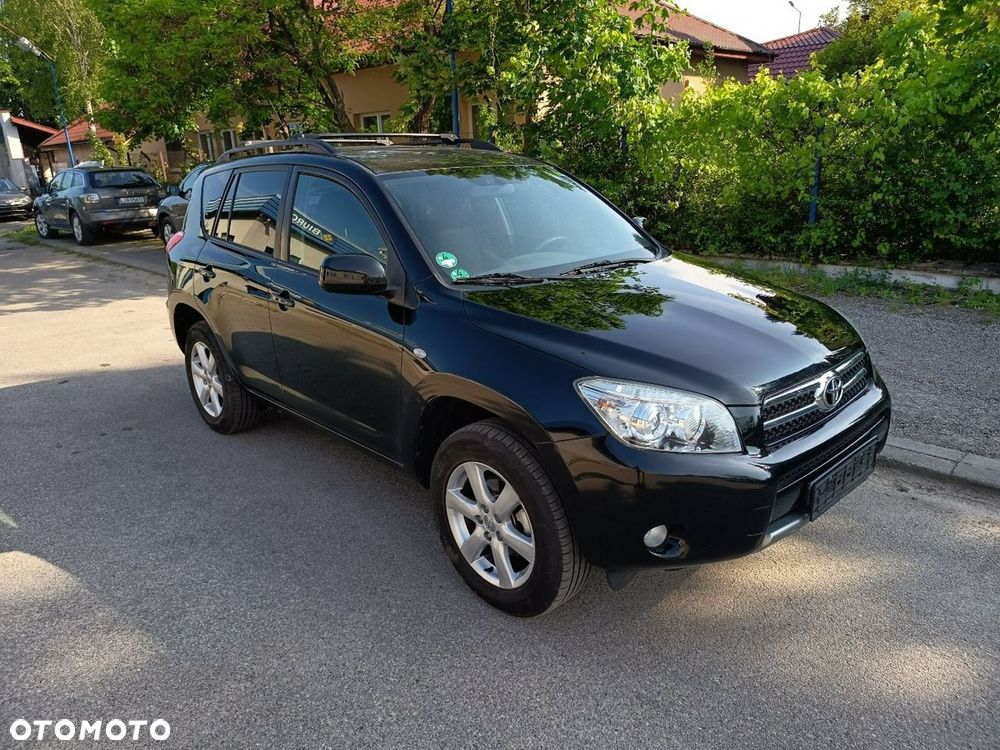 Toyota RAV4 - 1
