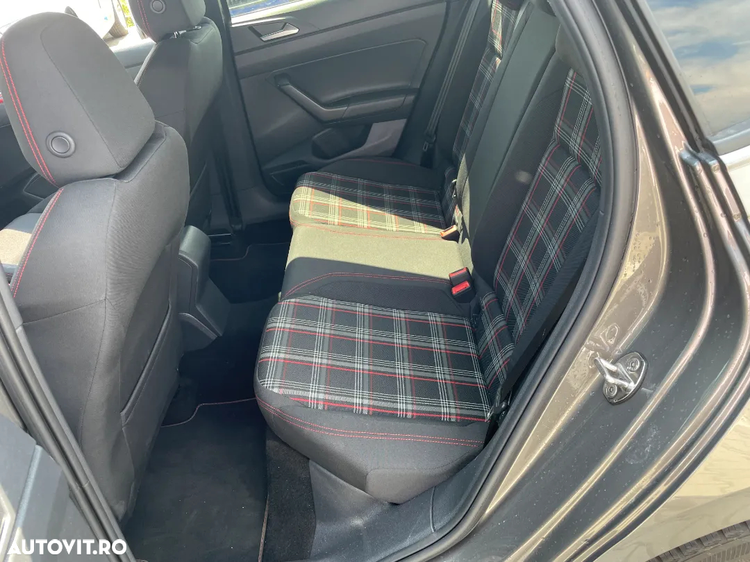 Volkswagen Polo 2.0 TSI DSG GTI - 9