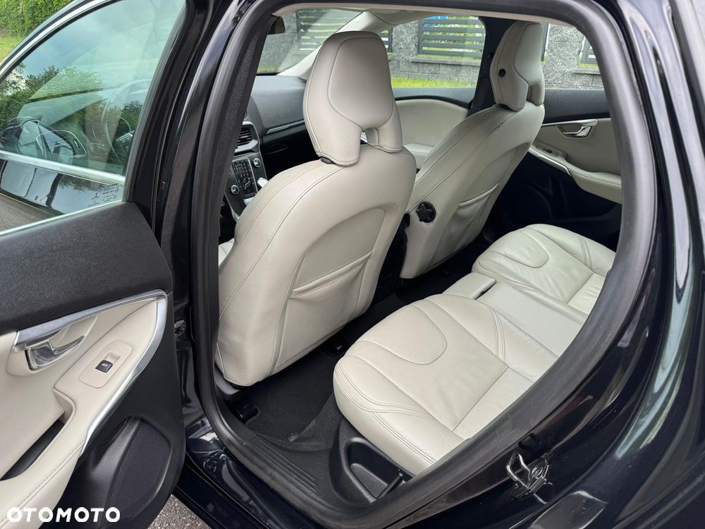 Volvo V40 D2 Summum - 13