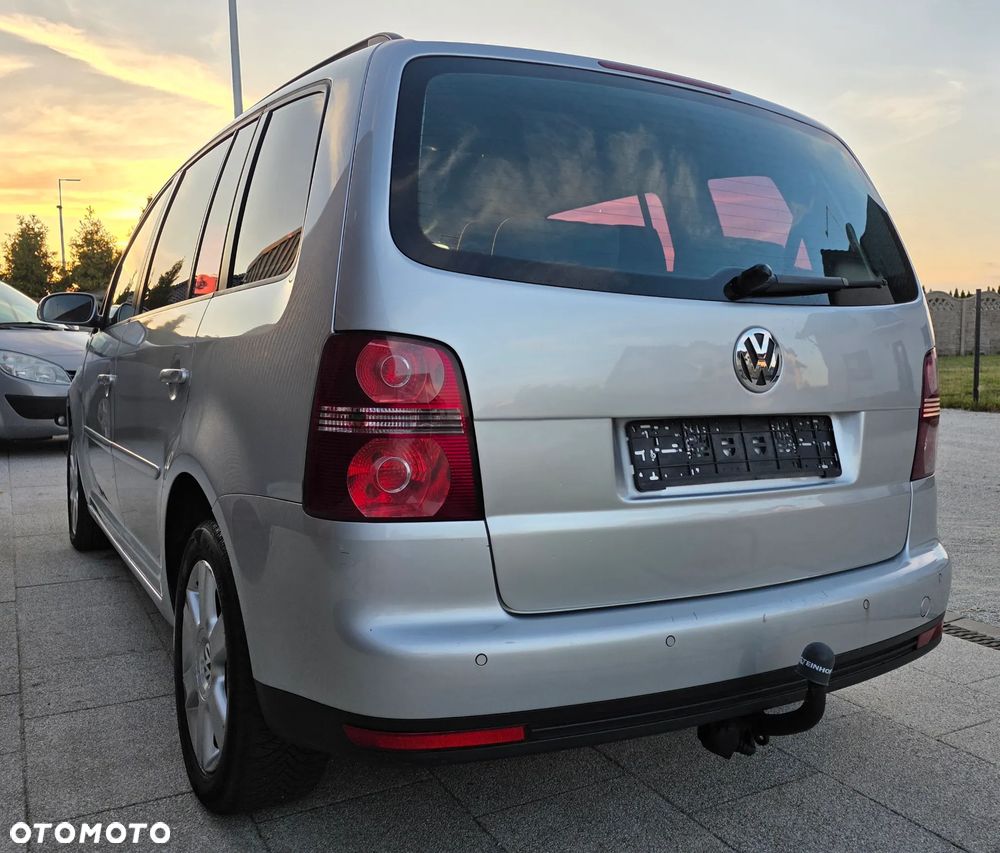 Volkswagen Touran 2.0 TDI DPF Comfortline - 8