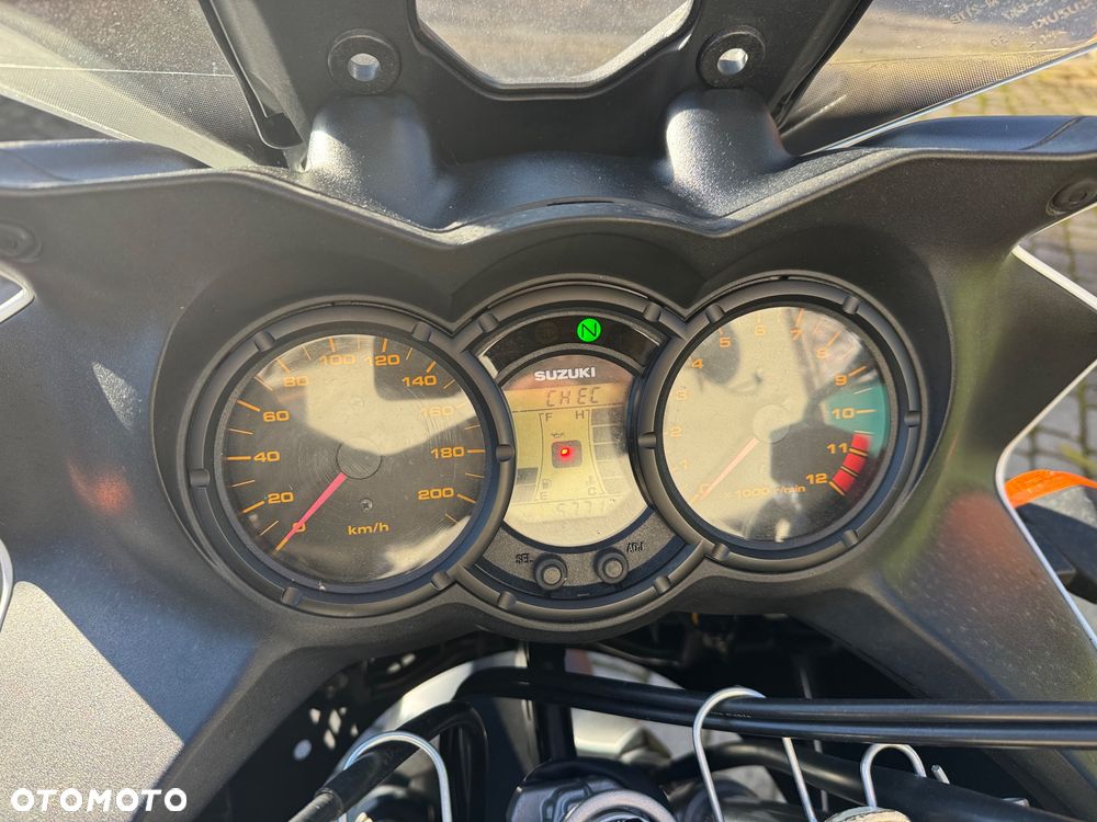 Suzuki V-STROM - 12
