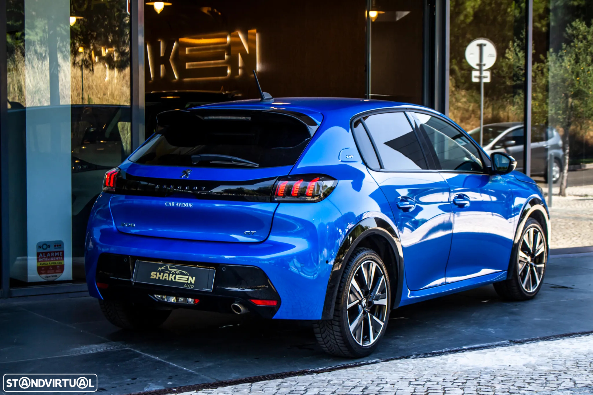 Peugeot 208 1.2 PureTech GT EAT8 - 4