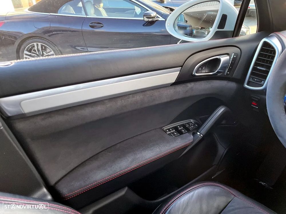 Porsche Cayenne GTS - 14