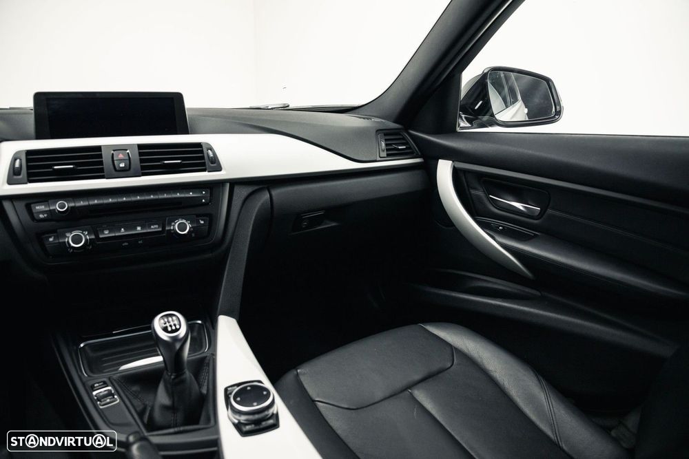 BMW 318 d Pack M - 10