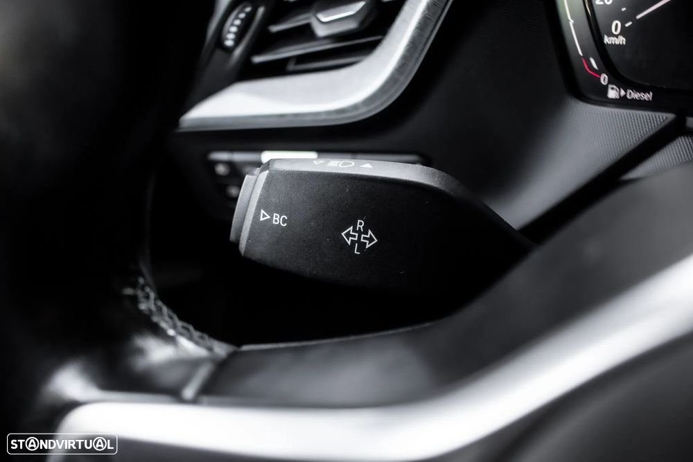 BMW 116 d Pack M - 16
