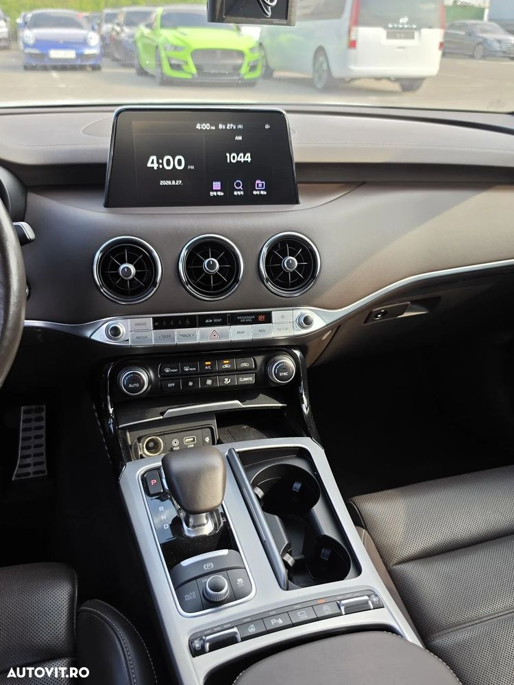 Kia Stinger - 16