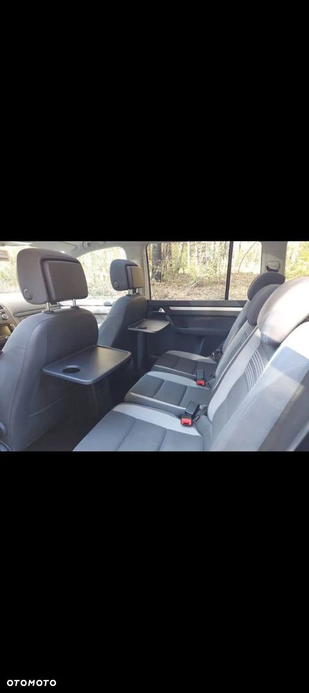Volkswagen Touran - 5