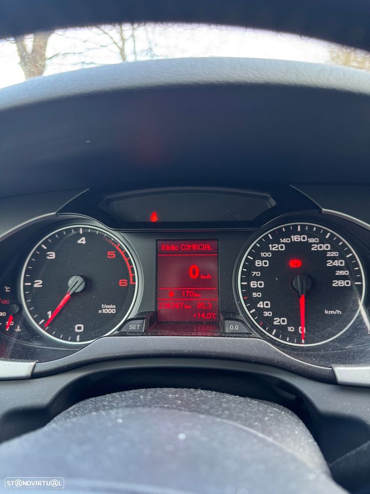 Audi A4 2.0 TDI Business Line Advance - 9