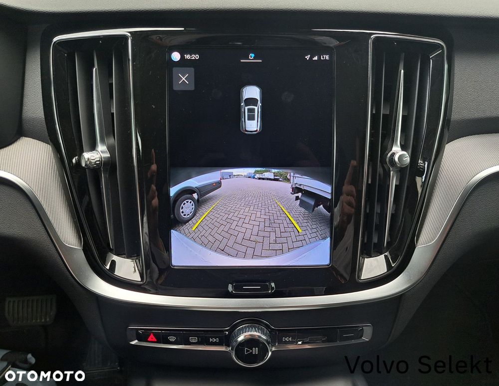 Volvo V60 Cross Country - 23