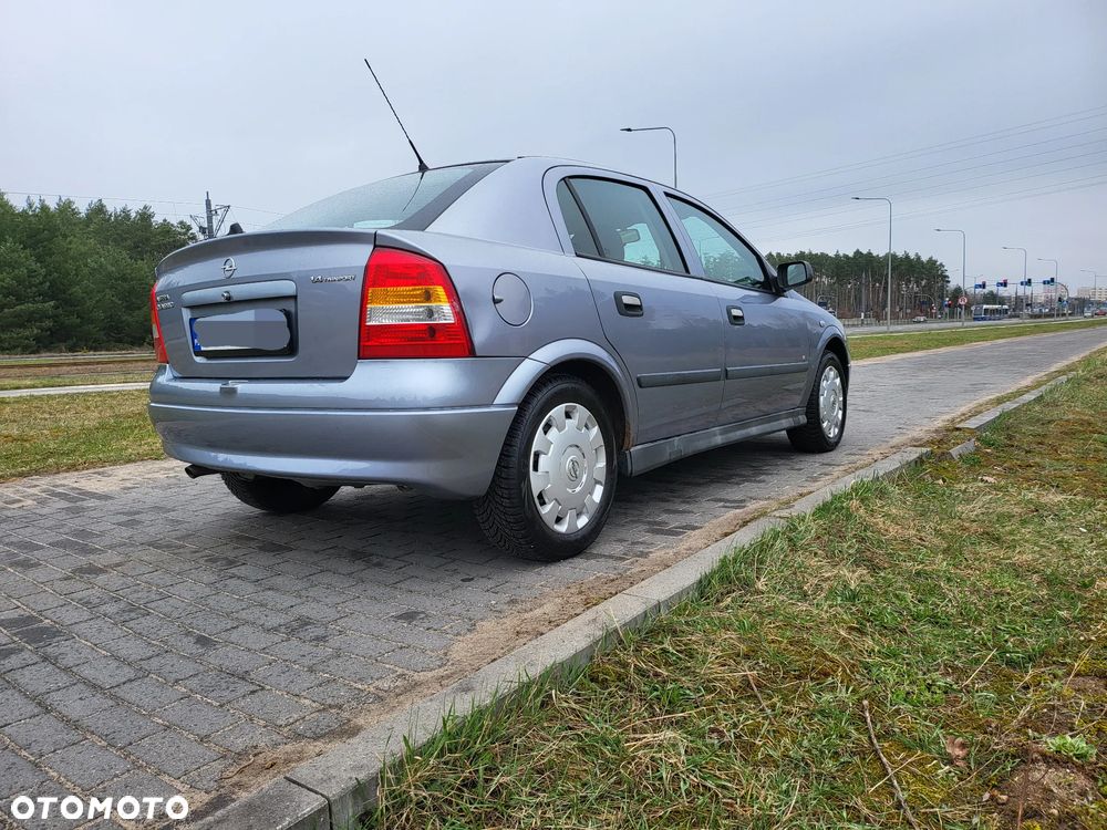 Opel Astra 1.4 - 6