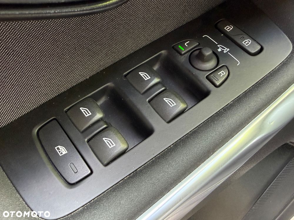 Volvo V40 Cross Country D3 Drive-E SCR Momentum - 15