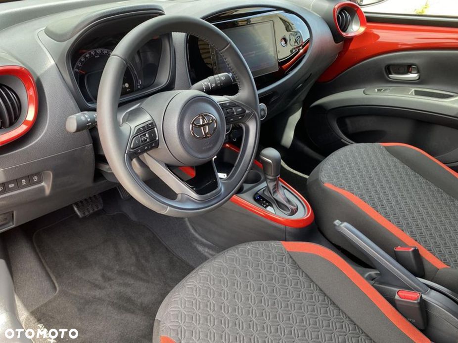 Toyota Aygo X 1.0 VVT-i Style CVT - 8