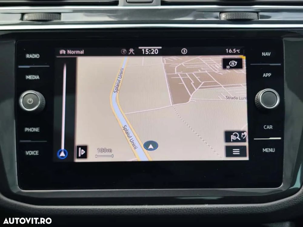 Volkswagen Tiguan 2.0 TDI SCR 4MOTION DSG R-Line - 29