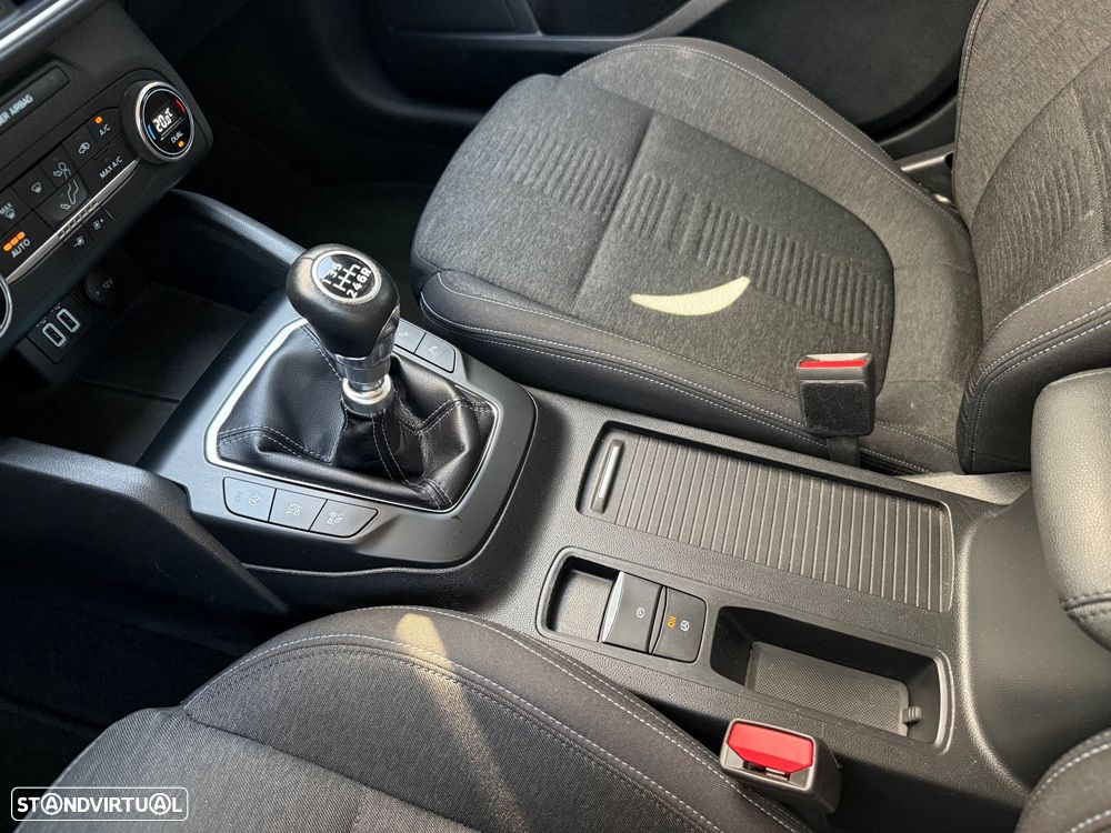 Ford Focus 1.0 EcoBoost Active X - 22