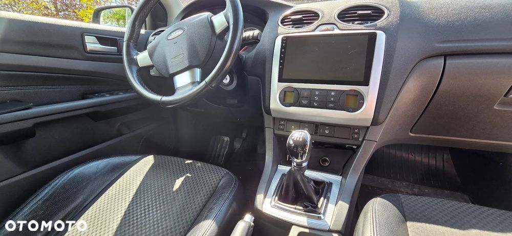 Ford Focus 2.0 16V Titanium - 14