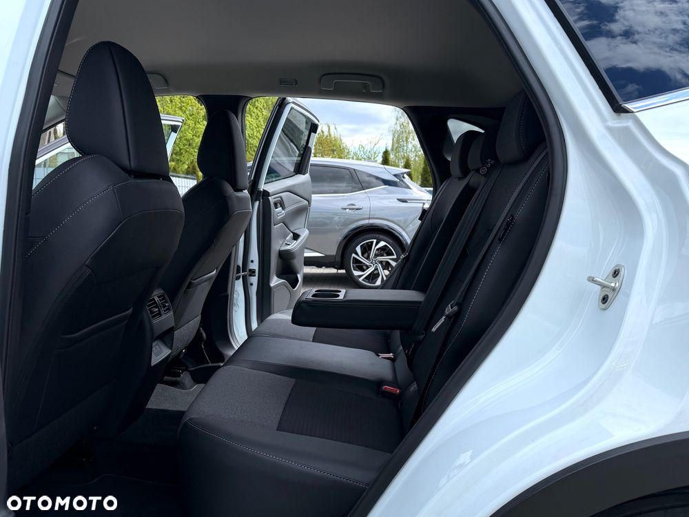 Nissan Qashqai 1.3 DIG-T N-Connecta DCT - 32