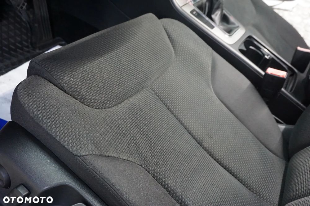 Volkswagen Passat 2.0 TDI Comfortline - 29