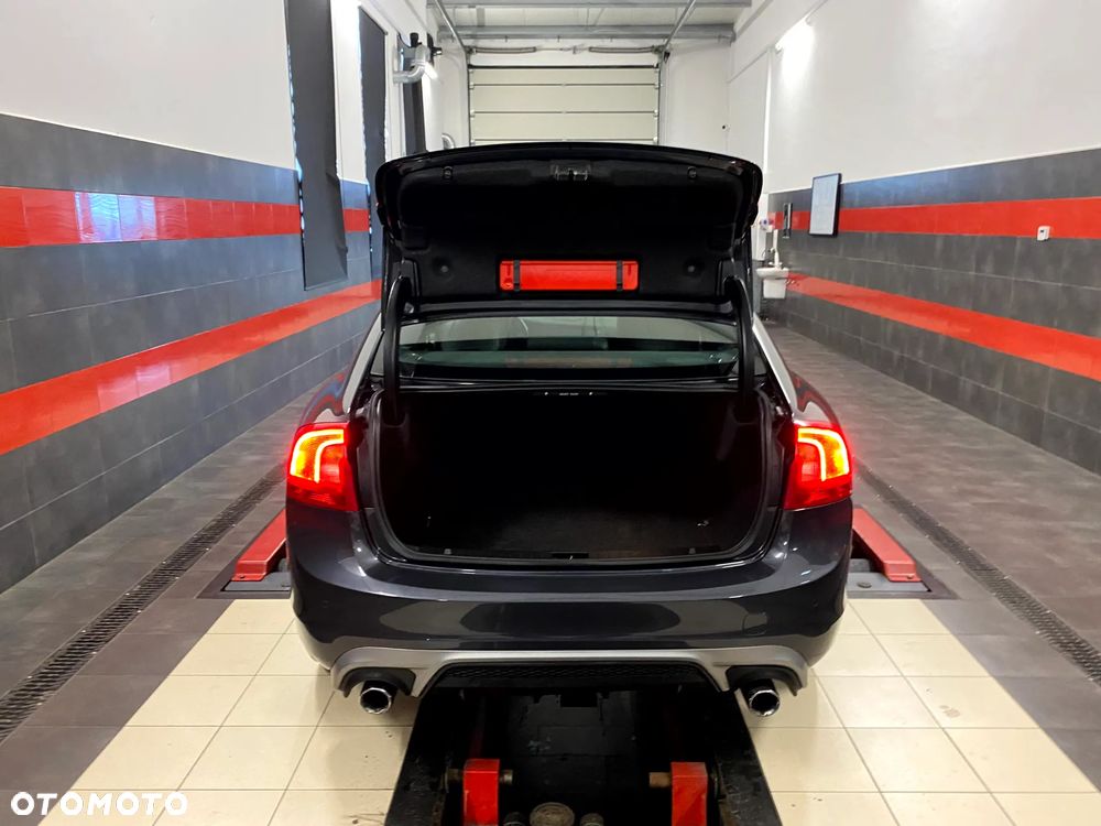 Volvo S60 D4 Drive-E R-Design Summum - 12