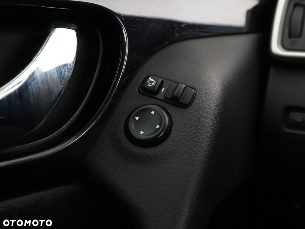 Nissan Qashqai 1.6 DIG-T N-Connecta - 33