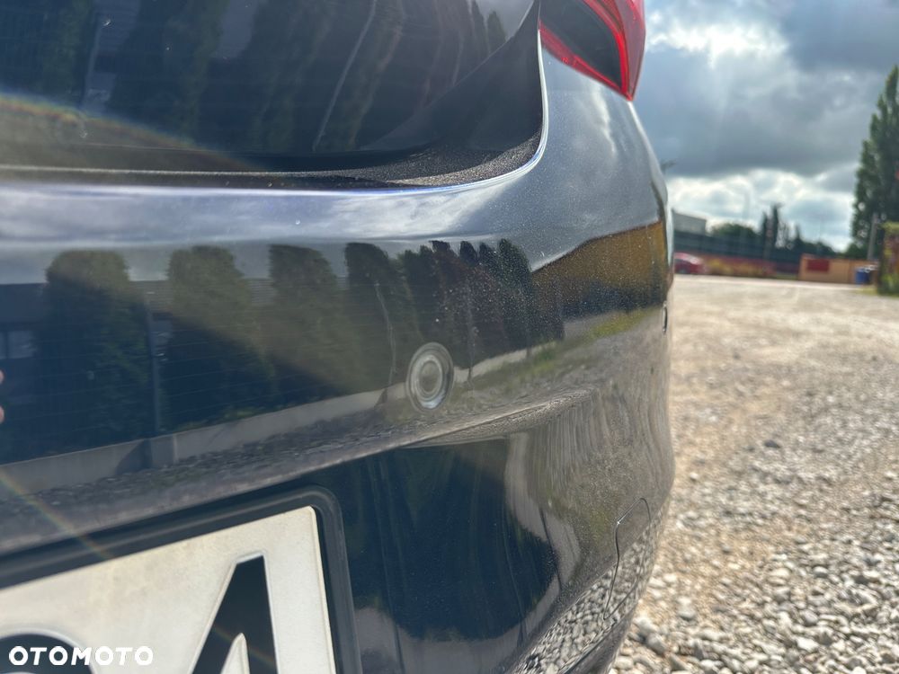 Opel Corsa 1.4 16V Automatik Cosmo - 11